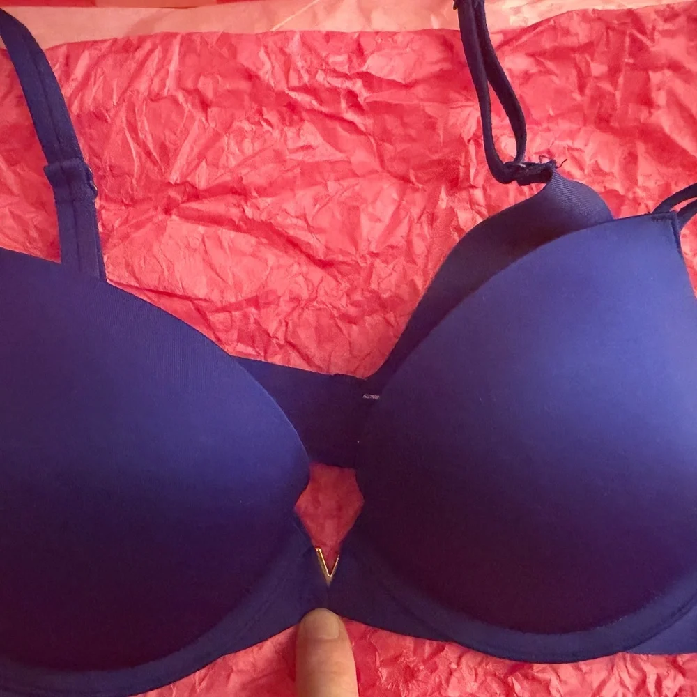NEW 💐 Victoria's Secret Cobalt Blue Very Sexy Push-Up Bra